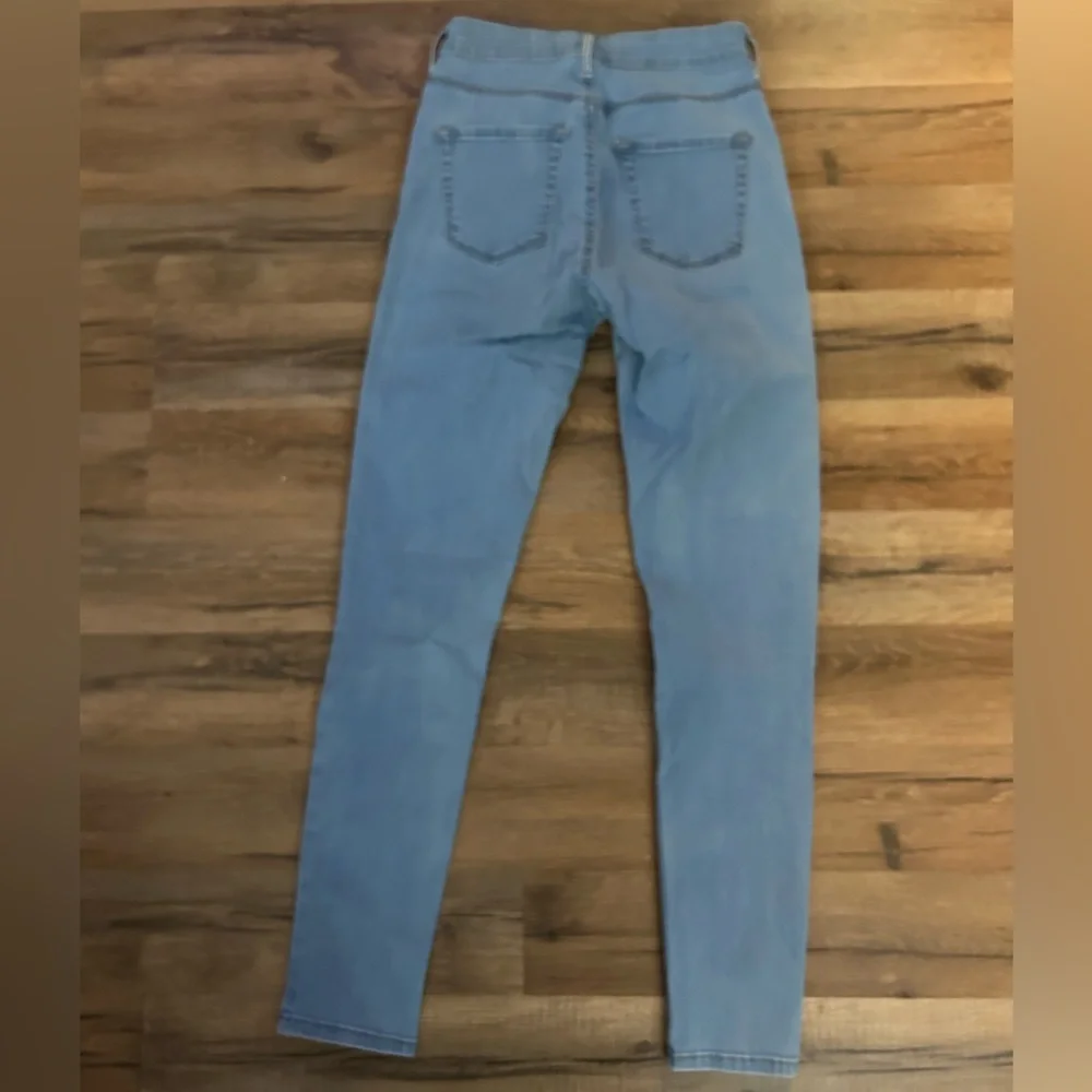 Bullhead Women's Light Blue Skinny Jeans - Picture 5 of 5